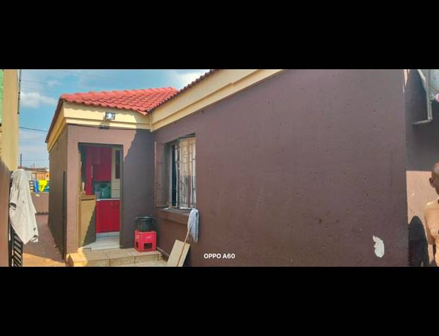 3 BEDROOM HOUSE FOR SALE IN ZONKIZIZWE